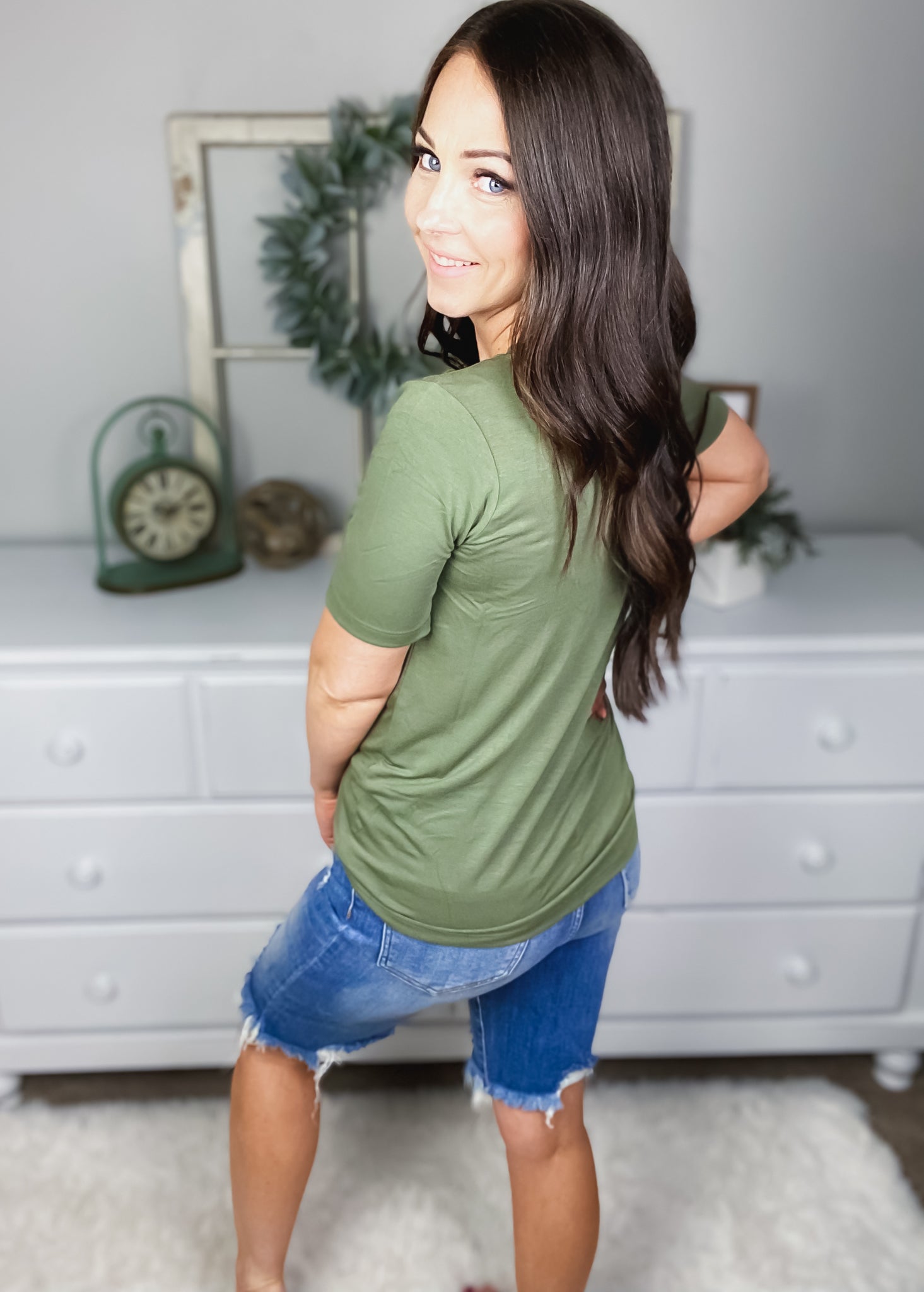 Ashley Relaxed Basic Crew Neck Top in Light Olive