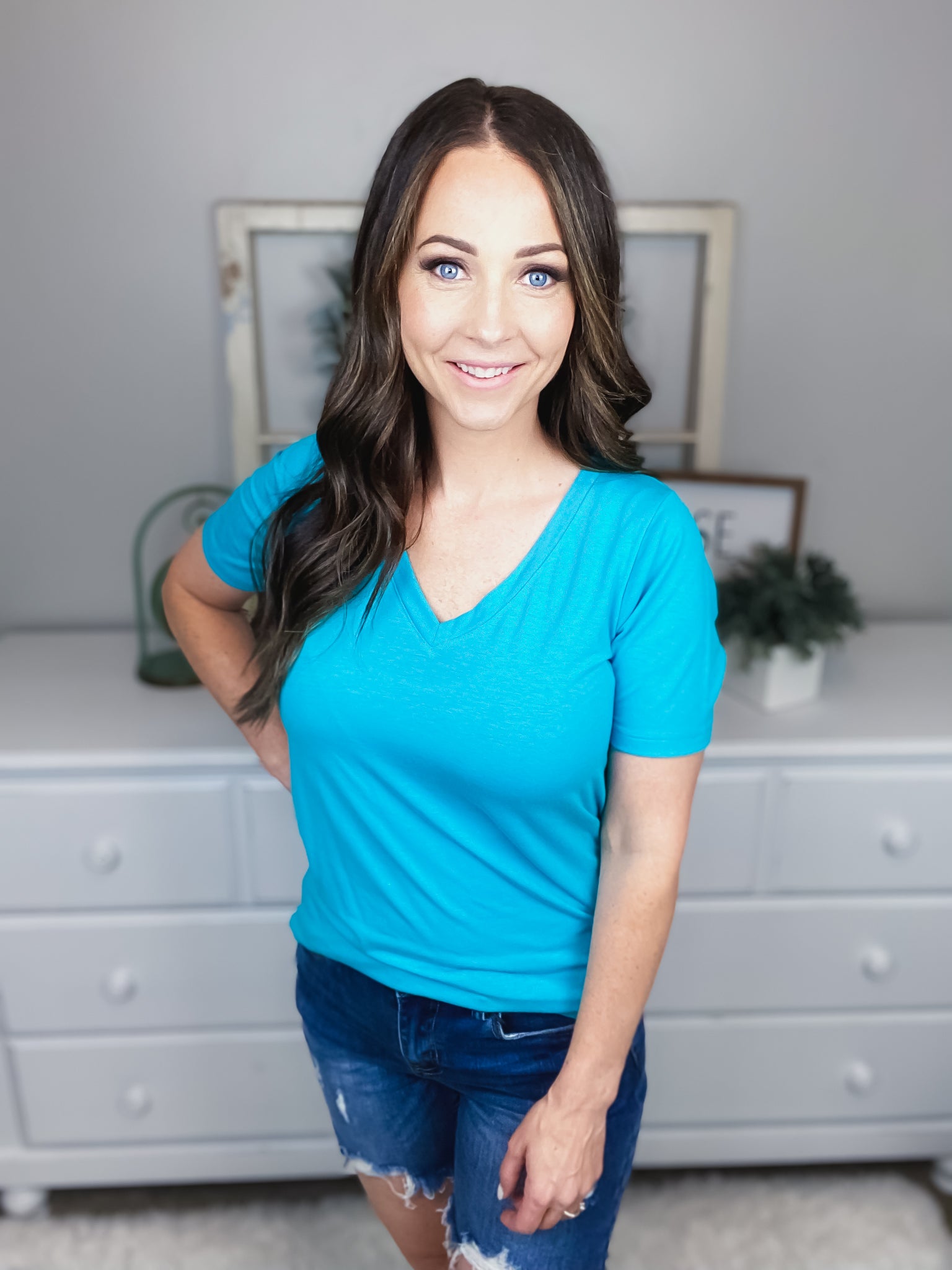 Kate Relaxed V Neck Basic Tee in Ice Blue